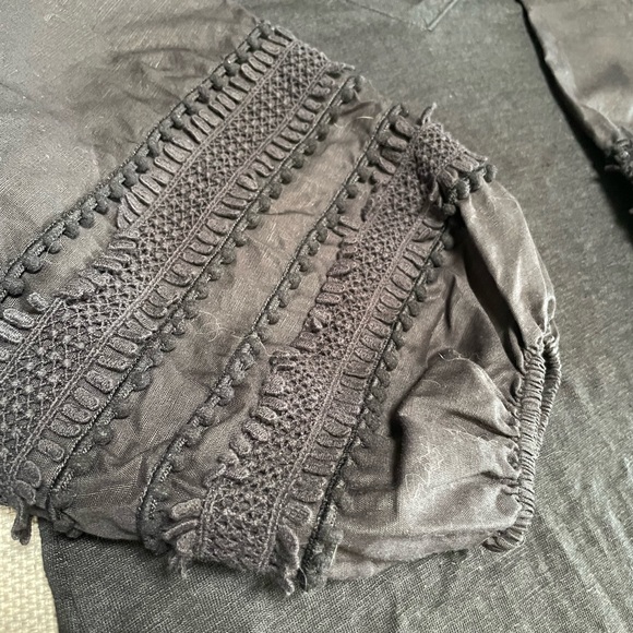 Chico’s
Linen Pom Sleeve Tee size 2. 3/4 sleeves length - Picture 3 of 4